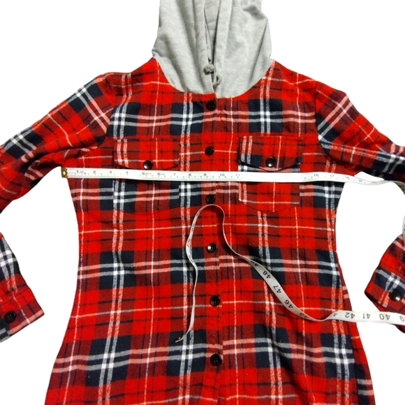 GREAT condition! Jiang Vi Xuan Red Black White hooded flannel button down Medium - Picture 3 of 4